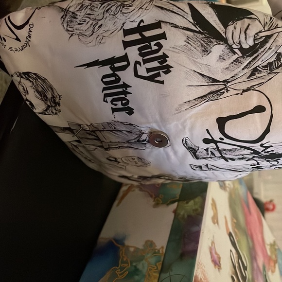 Harry Potter DUMBLEDORE’S Army and Deathly Hallows mini satchel bag, for women - Picture 9 of 12